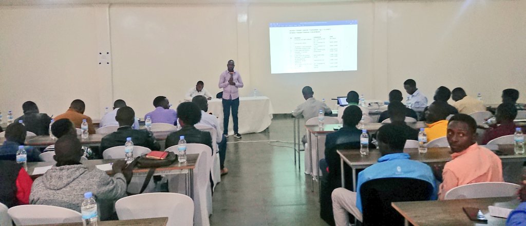 bugeserayouth's tweet image. #NonahaBirikuba
Muri iki gitondo tariki 22 Mutarama 2024
mu cyumba cy'inama cya Sunrise hari kubera inama ya komite nyobozi yaguye y'Urubyiruko ku karere, iyi nama ikaba igamije gutegura igikorwa cya  #UrubyirukoRwaBugeseraTurashima
ndetse n'umunsi w'Intwari uzaba 01/02/2024.