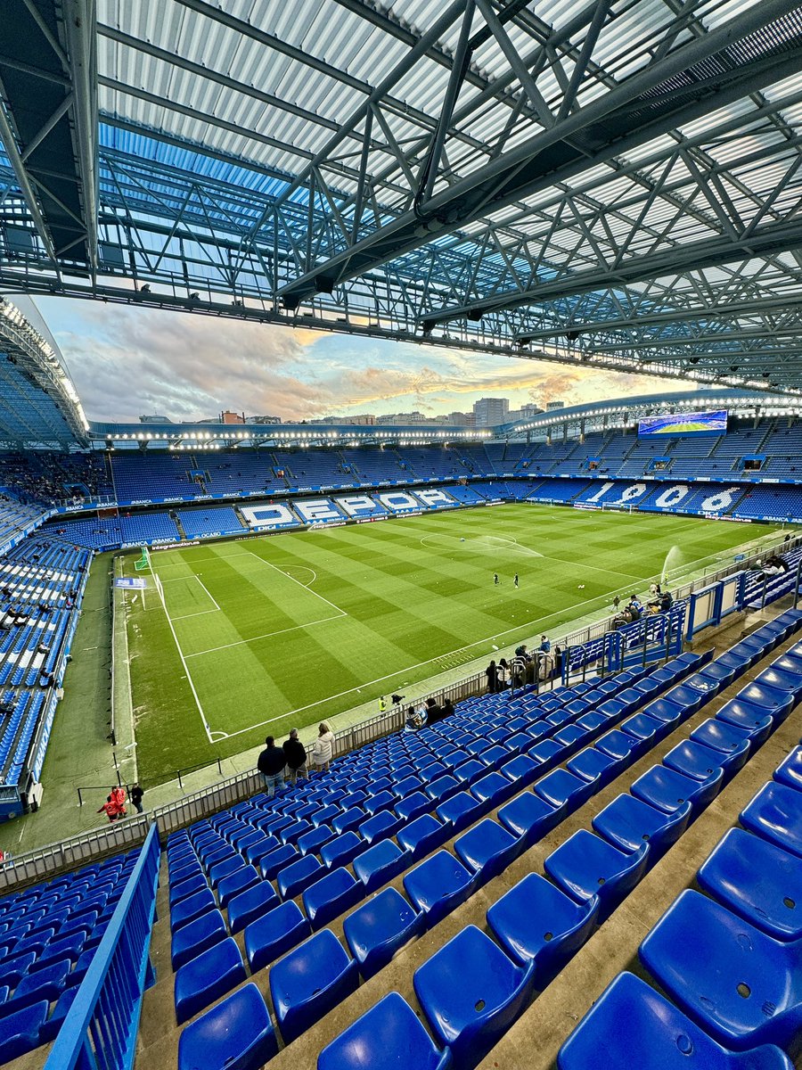 DannyLast's tweet photo. Deportivo La Coruña v Ponferradina in a 🧵of photos. 

After Celta Vigo on Saturday, I headed north the following morning to see their big Galician rivals. https://t.co/iVVnv0NWm9