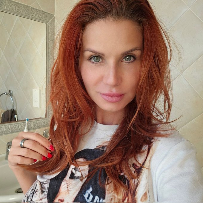 Guten Morgen aus Zypern ☀️ bei momentanen wundersch&ouml;nen 18&deg; ... Startet gut in die neue Woche 🙏🏻  💋 Kussi<a href="/tag/picoftheday"class="tags"><span>#picoftheday</span></a><a href="/tag/sexy"class="tags"><span>#sexy</span></a><a href="/tag/bestfans"class="tags"><span>#bestfans</span></a><a href="/tag/sexymorning"class="tags"><span>#sexymorning</span></a><a href="/tag/be"class="tags"><span>#be</span></a>