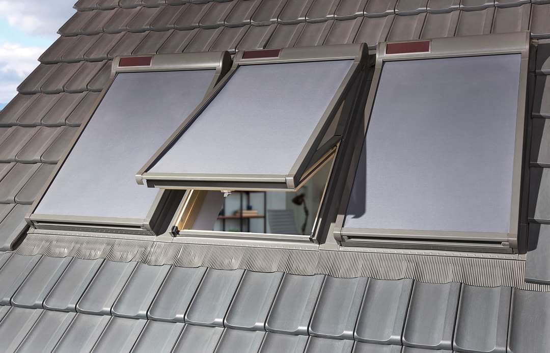 Able to withstand wind speeds of up to 220 km/hr, the AMZ solar powered awning blind could cope with any turbulence caused by #StormIsha #fakro #awning #blinds #roof #window #accessory #attic #loft