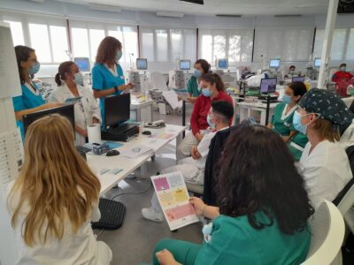 🔴 La Fundación organiza talleres en sus centros para que los profesionales de Nefrología y Enfermería nefrológica, auxiliares y miembros del Grupo de Apoyo...

🔴 amplíen conocimientos sobre #nutrición aplicada a personas con #enfermedadrenal en #hemodiálisis

Hilo 👇🏻