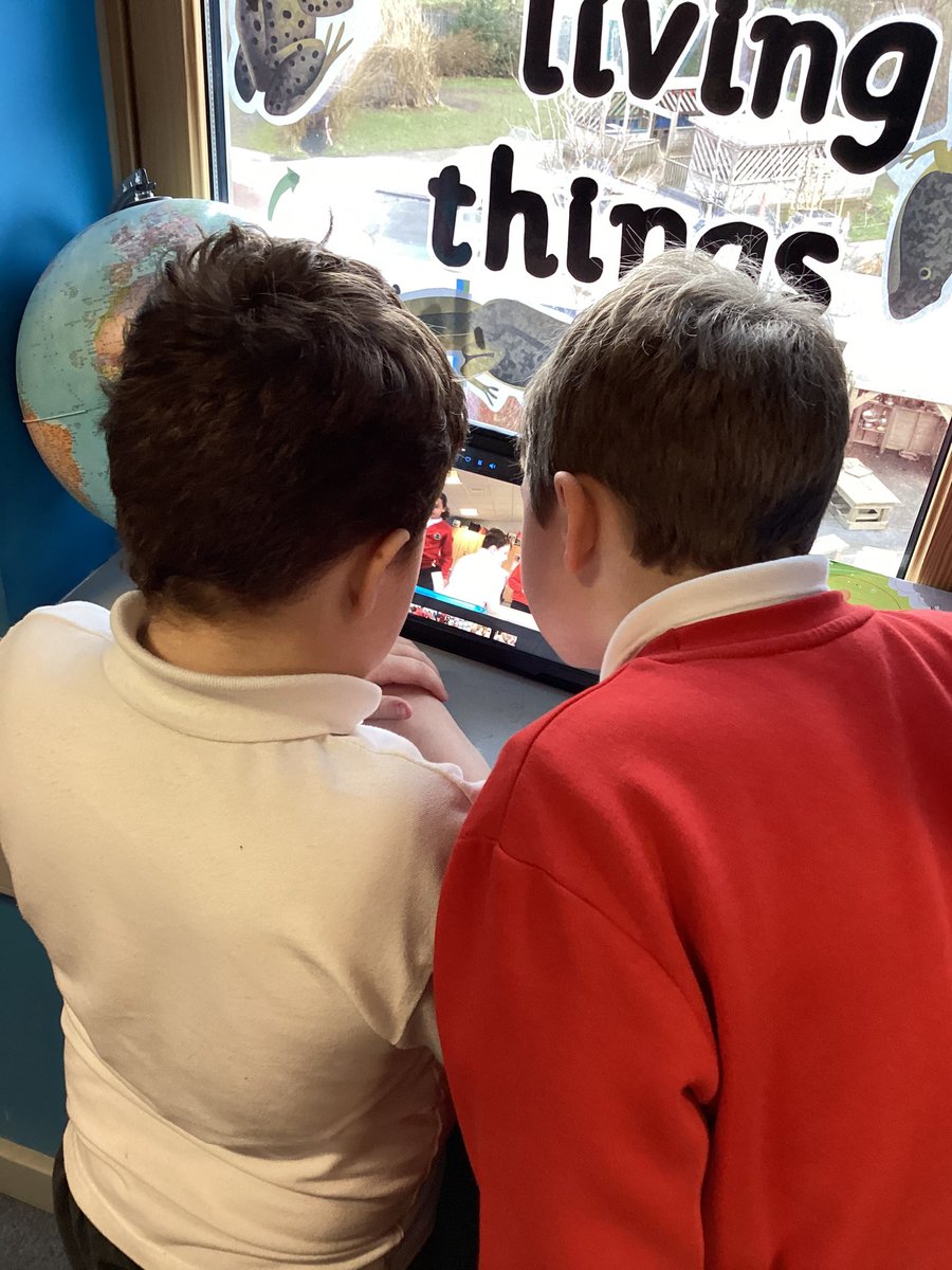 MoorlandsHudds's tweet image. Year 5 are practicing their filming techniques for our videography unit in computing. We are using a storyboard to learn the different filming positions. #MPScomputing #MPSYear5