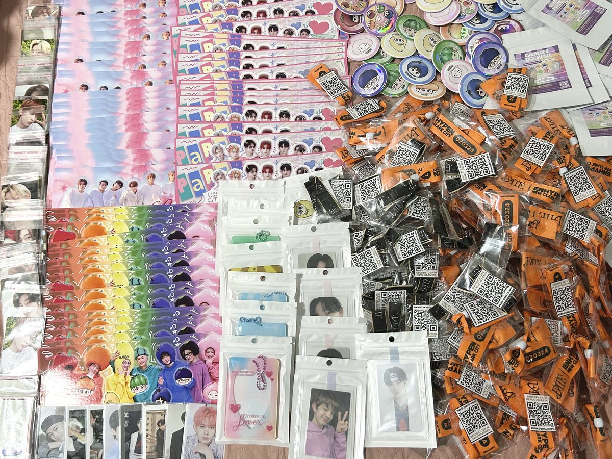 All of our freebies for Enhypen’s #FATE_IN_NEWCLARKCITY, ubusin niyo po ‘to ha? 😭 

Just approach us nicely on d-day showing a proof that you’re following us 🤗🧡

See youuu!