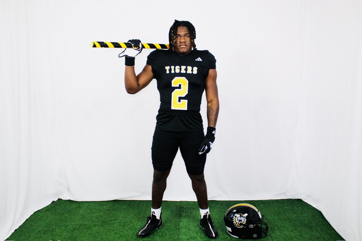 markevious pickett (@markeviouspick2) on Twitter photo Protect the fort ?๐ฏ <a href="/JHSHurricaneFB/">Golden Gang Football</a> <a href="/carterharbuck/">Carter Harbuck</a> <a href="/Coach_Meador23/">Michael Meador</a> <a href="/tygeorge23/">Tyler George</a> Protect the fort ?๐ฏ <a href="/JHSHurricaneFB/">Golden Gang Football</a> <a href="/carterharbuck/">Carter Harbuck</a> <a href="/Coach_Meador23/">Michael Meador</a> <a href="/tygeorge23/">Tyler George</a>