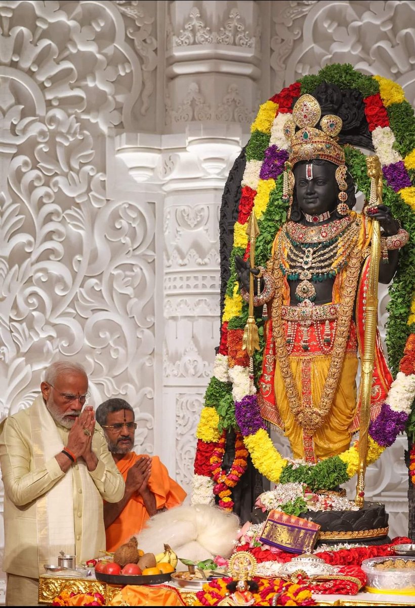 Simran31yadav's tweet photo. जय श्री राम 
बार-बार याद आते हैं राम,
सुकून मिलता जब बोलूं राम।।
जितनी बार लिखूं राम का नाम,
मज़ा आता है लिखने में राम,
राम राम राम जय श्री राम,
जय जय जय प्रभु श्री राम।🙏🌺 https://t.co/7PINqmS4Se