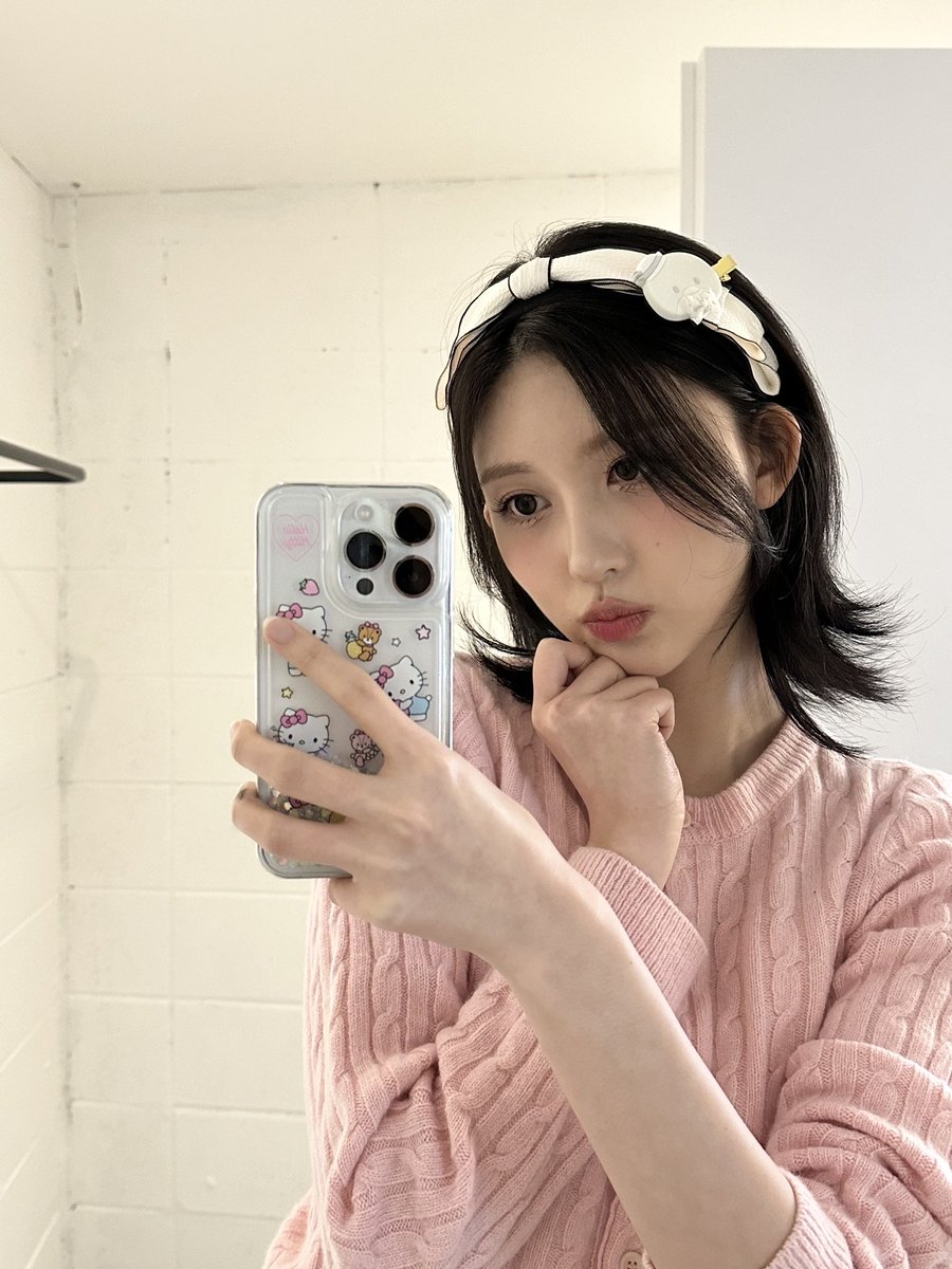 IVEstarship_JP's tweet photo. 日本DIVEのためにかわいいカチューシャもつけてきたよ..💗
今日は時間が短くて残念だったけど、もうすぐコンサートで会いましょう☺️

#IVE #アイヴ #아이브
#GAEUL #ガウル #가을 https://t.co/Oe9e7NImWD