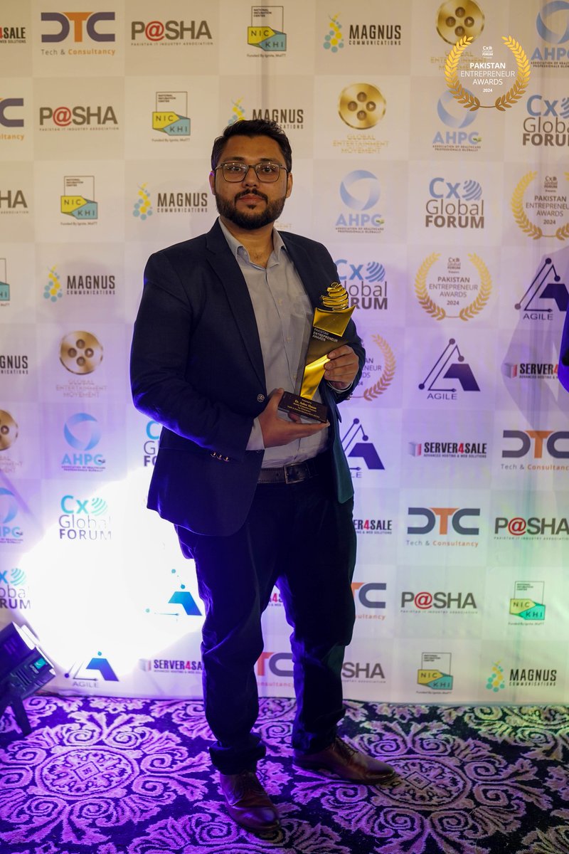 Celebrating a team win at the <a href="/CxOGlobalForum/">CxO Global Forum</a>'s  #PakistanEntrepreneurialAwards 2024! 📷 

Dr. Munazza Khoso and Asad Pirzada represented <a href="/doctHERs/">doctHERs</a> and #NayaJeevan at this prestigious event at Governor House Karachi, honoring Pakistan's Top 100 Entrepreneurs.