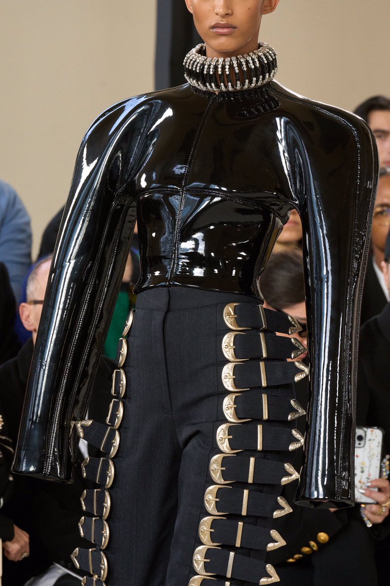 pradapearll's tweet photo. schiaparelli ss24 couture details  —  a thread 💿🤖 https://t.co/eBHntjqlhs