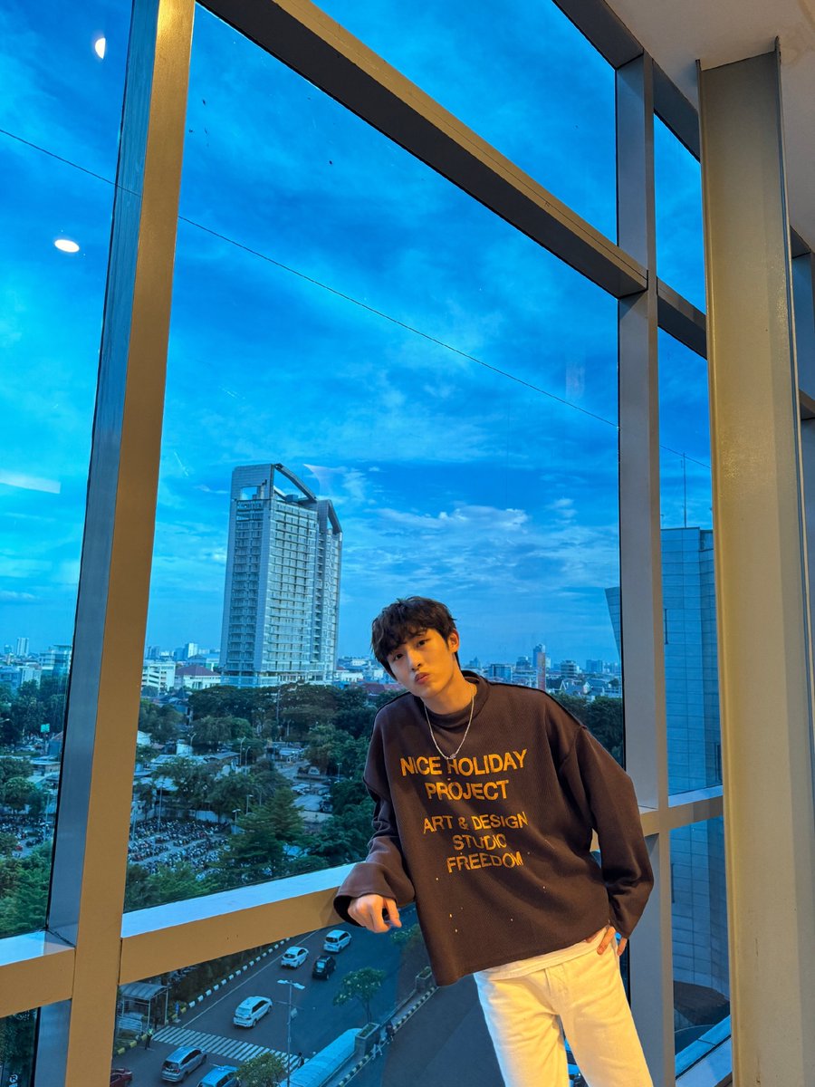 dramapotatoe's tweet photo. #DongSicheng shares new snaps

More - https://t.co/fDbcJ9Rh8u https://t.co/5srYYEYm5a