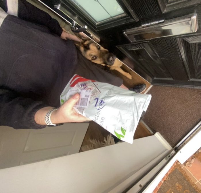 Dexter_GSD's tweet photo. DPD - "parcel received by Mr G Shepherd" 🥰 https://t.co/XPT9uKODP9
