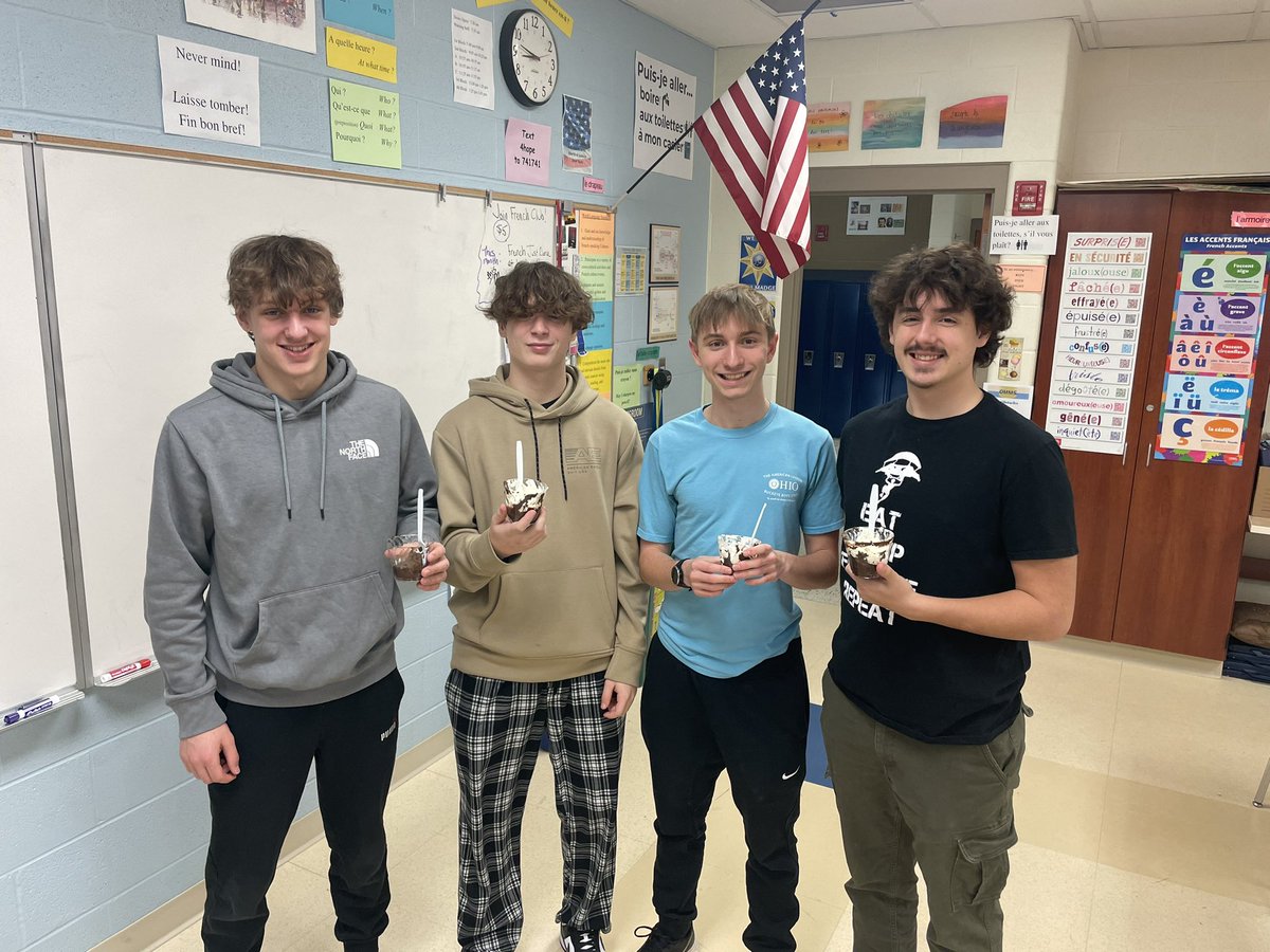 French IV students loved the mousse they made!  C’est délicieux!!