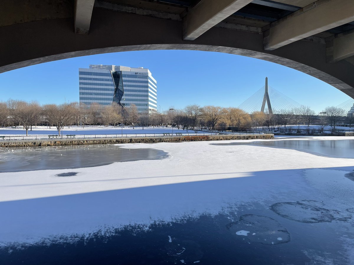JesusJBosque's tweet image. The Charles is finally frozen! ❄️