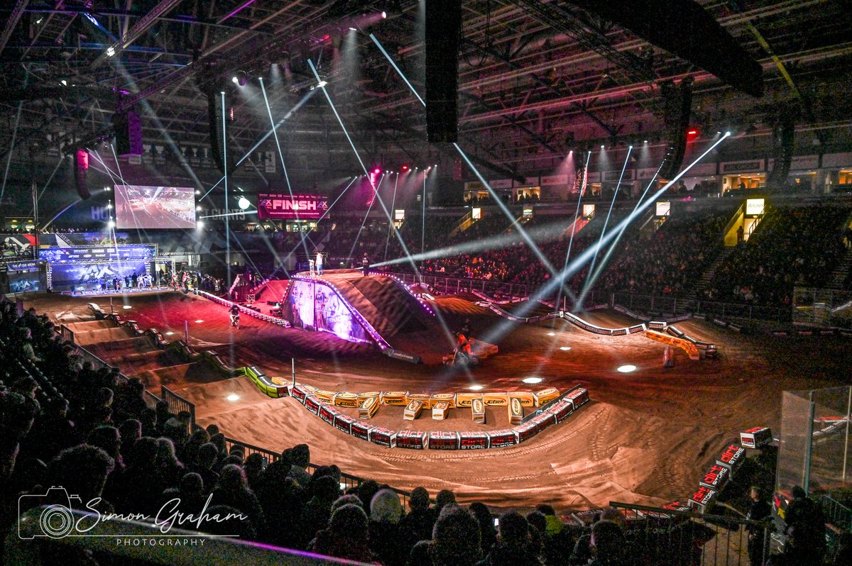 What an action-packed weekend at The SSE Arena, Belfast with @ArencrossUK! ⚡️🏍

📸 View the full photo gallery by <a href="/simonsphotos/">Simon Graham</a> here 👉 bit.ly/Arenacross24