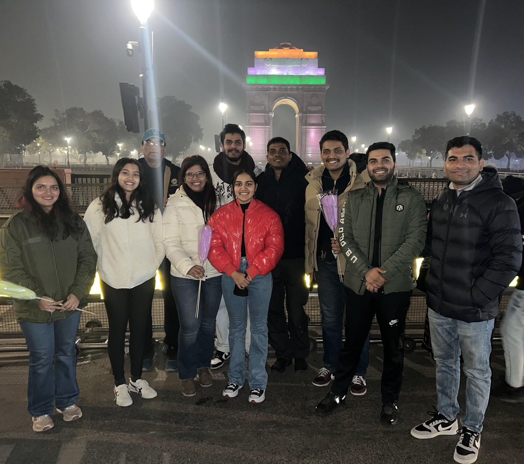 Cold breezy nights and our tiranga lighting up the India Gate 🫶🏽 with ISSF Cairo Workd Cup bound Team India! #TeamIndia #Cheer4india