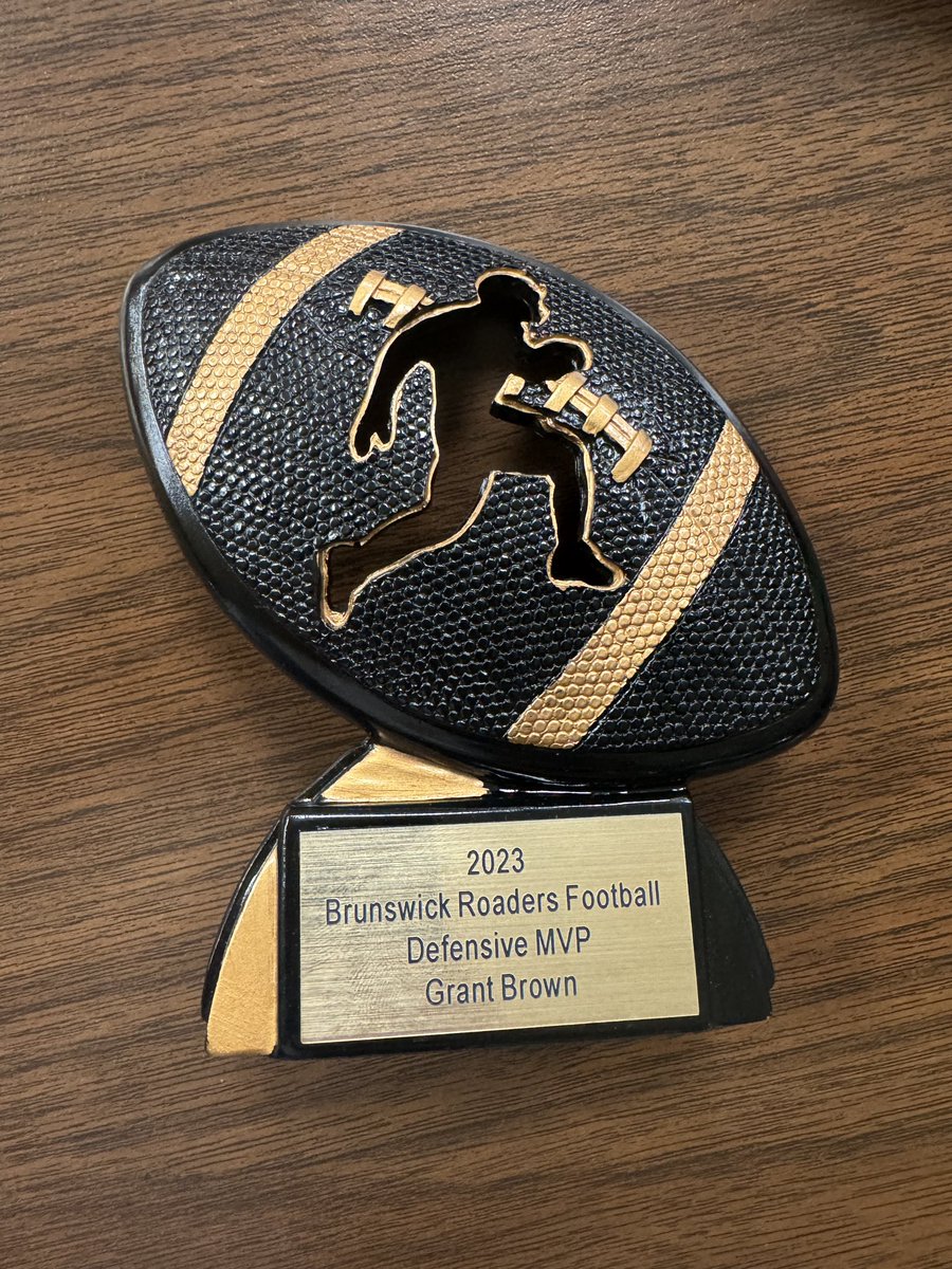 grantbrown_10's tweet photo. Blessed to be selected Defensive MVP of my team last night at my banquet! @Roader_Football https://t.co/5cgBMmjlLh