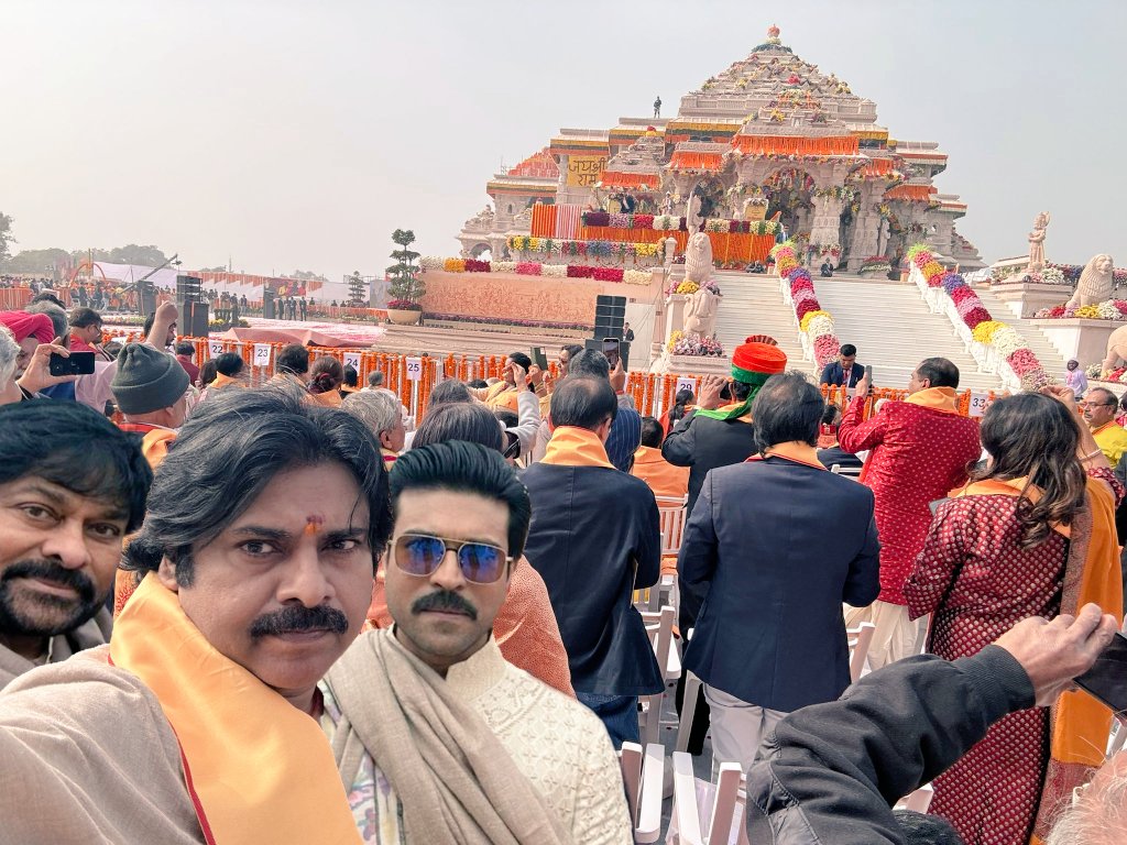 unnonusar's tweet image. Live from Ayodhya @SRKTweetDiary