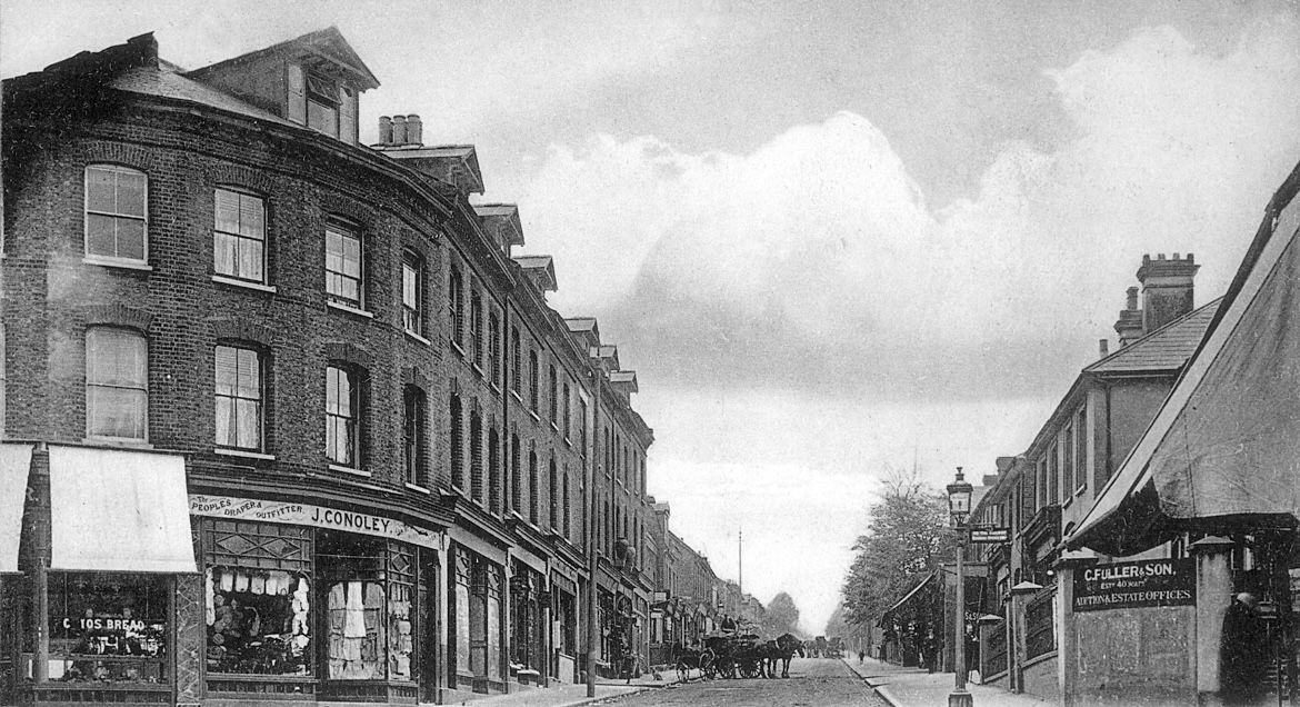 Queens Road, #Buckhurst Hill 1904 ♥️
.
.
.
#queensroad #IG9 #buckhursthillhistory #buckhursthillmums #historicphoto #blackandwhitephoto #oldphotos #loughton #woodfordgreen #woodford #IG10 #oldphotography