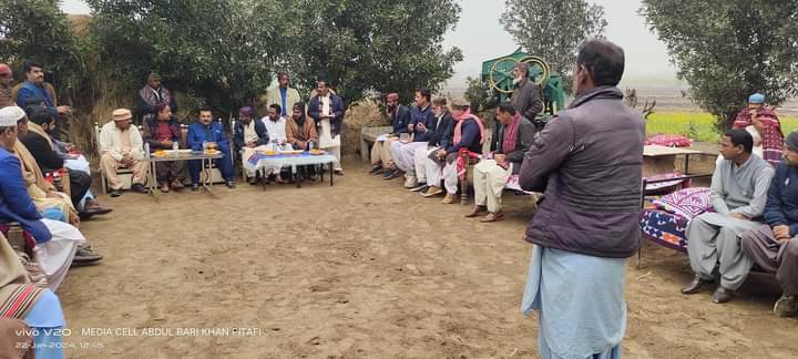 Date 22.01.2024

 Today in village Bakht Ali Chachar near Mirpur Mathilo, Honorable Mr. Abdul Bari Khan Patafi, candidate of Pakistan Peoples Party PS 19 Dharki Mirpur Mathilo, arrived on this occasion. and others were with him on the occasion and gifts were presented