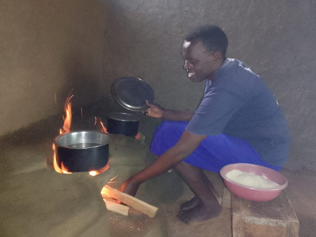 eco2libriumllc's tweet image. Cooking may be a tiresome chore, but the satisfaction of cooking with less firewood is worth it. It's a fresh start in 2024! Grab one Upesi #cookstove at only 160 shillings with absolutely free #installation. 
Make your order now on 07107 96 519 /0741 933 506.