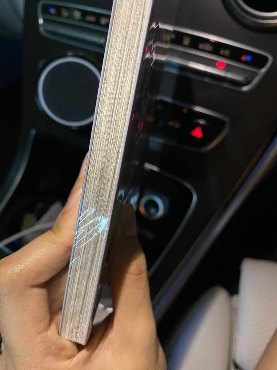 Lundhenier's tweet photo. ยุคที่นักเขียนรีดเลือดแทบตาย แต่พอจะซื้อมังงะอ่าน เล่มแค่นี้เล่มละ125 จะบ้าตาย https://t.co/bJlmvTmh90