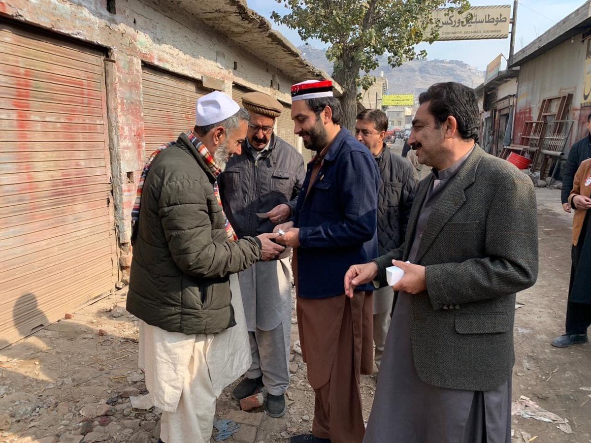 qwpswat's tweet photo. الیکشن 2024 کمپین کی دوران
قومی وطن پارٹی نامزد امیدوار برائے حلقہ پی کے 6 ملک عمران خان اج بروز پیر (وتکے شاہدرہ )کے مختلف جگوں پر اپنی ساتھیوں کی ساتھ لوگوں سے ملاقات کررہے ہیں :
#QWP #QWPIsFuture #Vote4QWP #AftabSherpao #PK6 #SWAT #MalakImranKhan https://t.co/3CkAQBt4sS