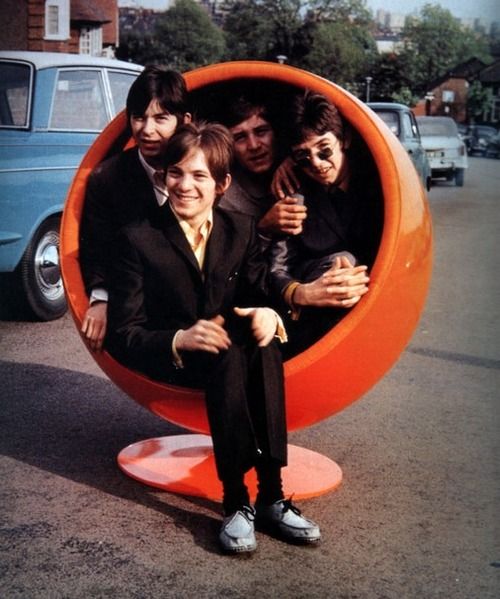 bettymoffett's tweet photo. Good morning friends and happy Monday 💕
#SmallFaces
#BallChair https://t.co/q3yn4UhsyB