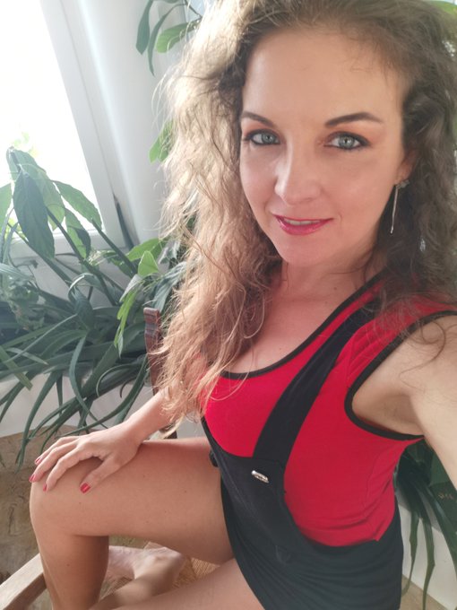 Viens vite me voir 📷https://t.co/u9hrfZPovT   Et sur https://t.co/skPE5TY2Uj https://t.co/VfUXiaHluU