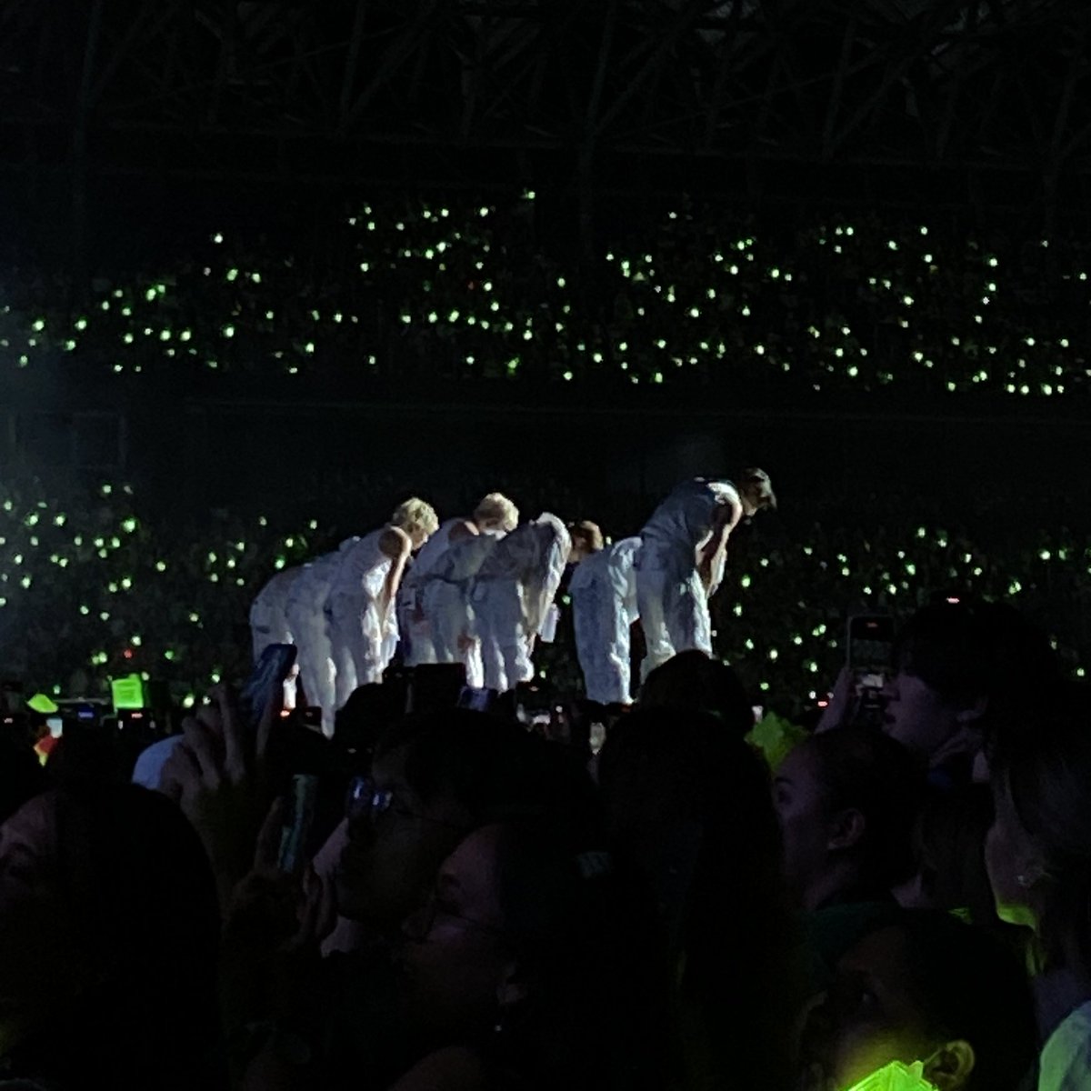 hyucknsol's tweet photo. will always be with @NCTsmtown_127 💚 https://t.co/EMqiVyzBXJ