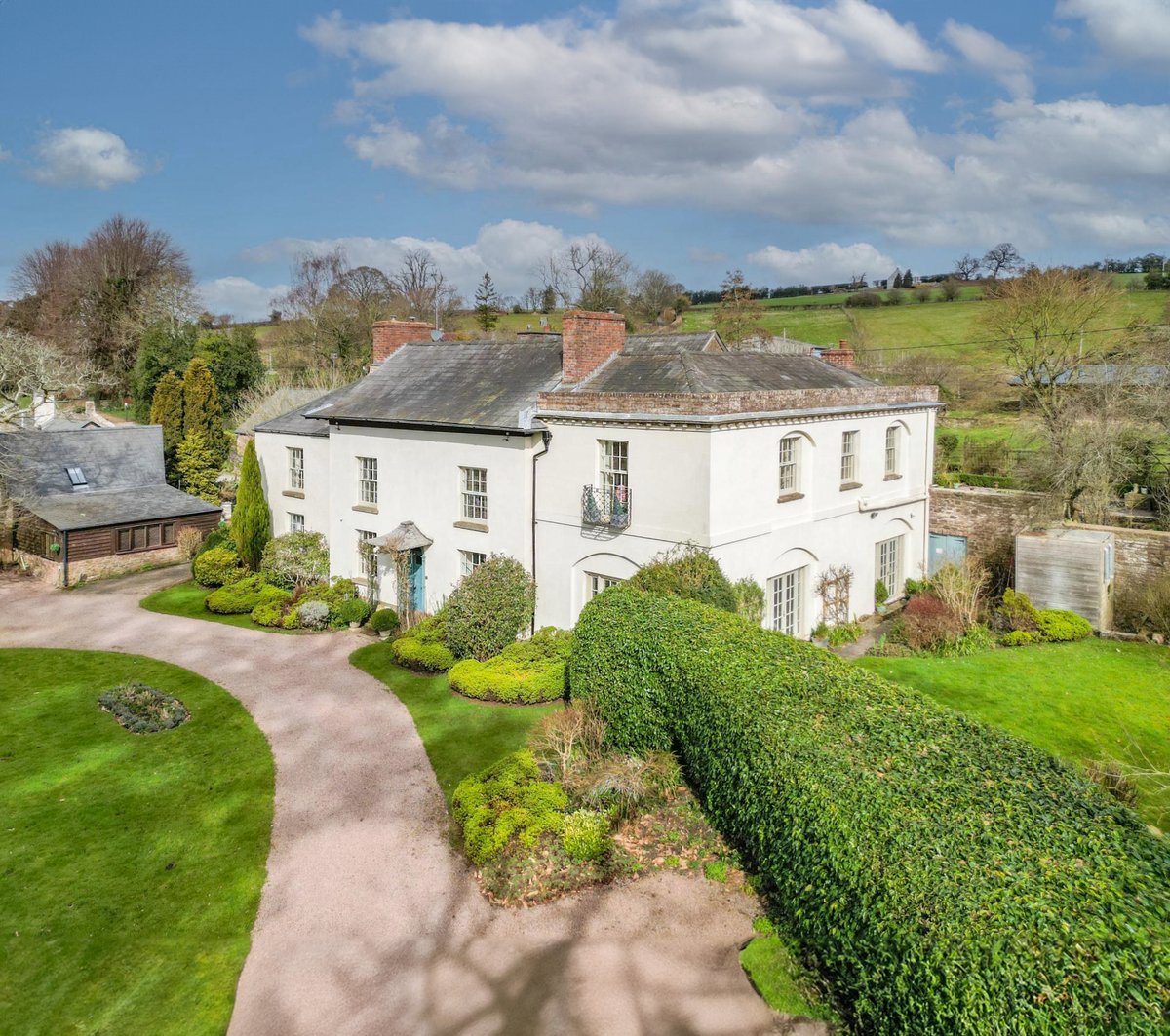 StacksProperty's tweet photo. Asubstantial former #parsonage with a charming 2-bedroom #cottage & five stables, all set in 19 #acres of gorgeous #countryside on the Wales/England border. - Anto Clay - Stacks Monmouthshire, South Herefordshire and The Forest of Dean.
On with https://t.co/eKUGLCKe9B https://t.co/Jz9ZKDXPwx