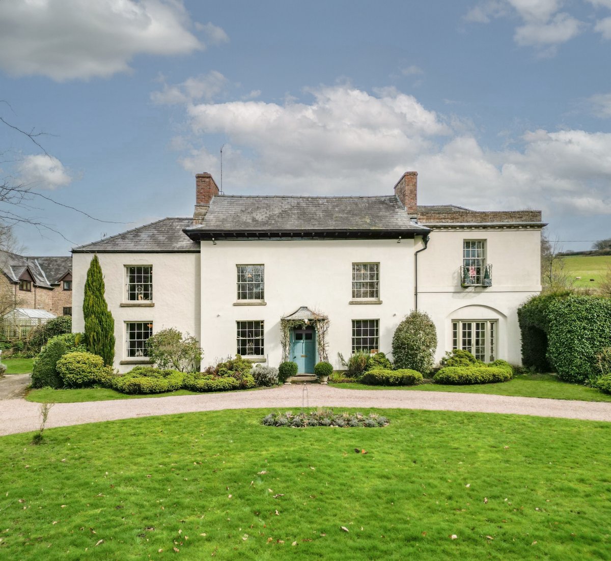 StacksProperty's tweet photo. Asubstantial former #parsonage with a charming 2-bedroom #cottage & five stables, all set in 19 #acres of gorgeous #countryside on the Wales/England border. - Anto Clay - Stacks Monmouthshire, South Herefordshire and The Forest of Dean.
On with https://t.co/eKUGLCKe9B https://t.co/Jz9ZKDXPwx