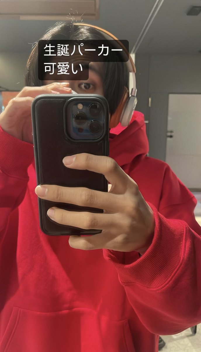 갤러리 보다가 
지금 알아차렷은데 
카메라 구멍이 지금 너무 큰데 
잘못삿나 개큰모에함 
(개인적으로이런남자가진짜남자라고생각함//..)