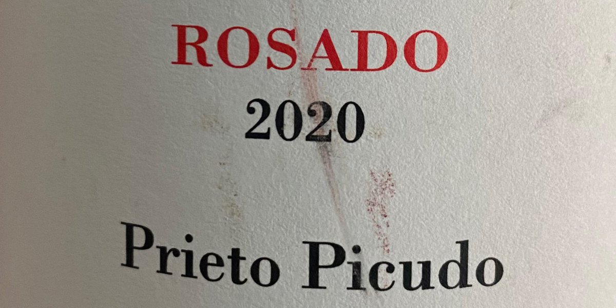 Ayer dije que cataría este vino, un rosado 2020 de <a href="/quotanes/">Quotanes</a> . Da para hilo 👇 

#vino