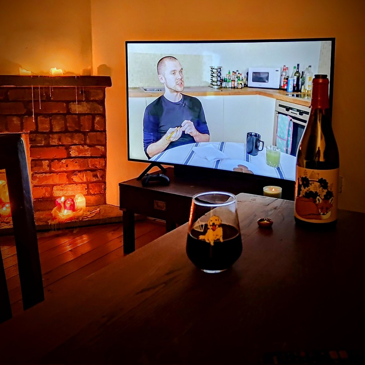 Enjoying a moment of peace 😅 catching up on @garyseconomics on YouTube, if you haven't already make sure you check him out! link to video - m.youtube.com/watch?v=ri9EMM… Momentary Peace - 16% Bourbon Barrel Aged Imperial Stout