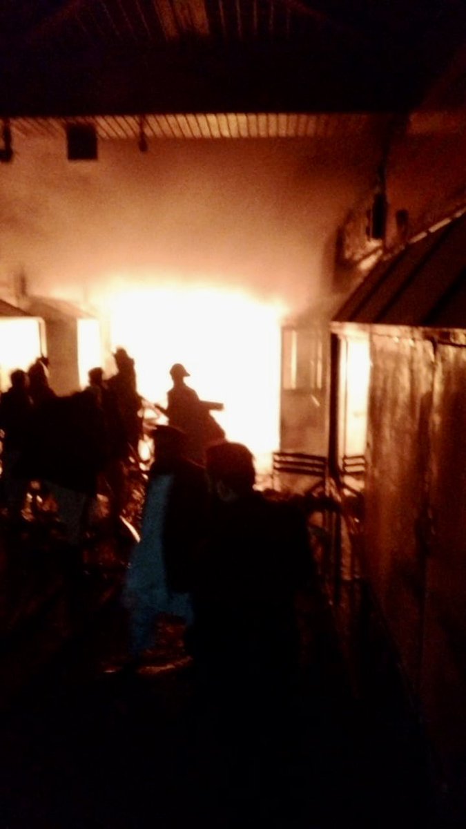 KPCornr's tweet photo. Civil-Military Coordination in action! Peshawar faced a massive blaze at Times Centre, but swift coordination between municipal and military forces led by XI Corps Commander Lieutenant General Sardar Hassan Azhar Hayat Khan averted a potential disaster. #PeshawarFire https://t.co/DiwFBddVfr