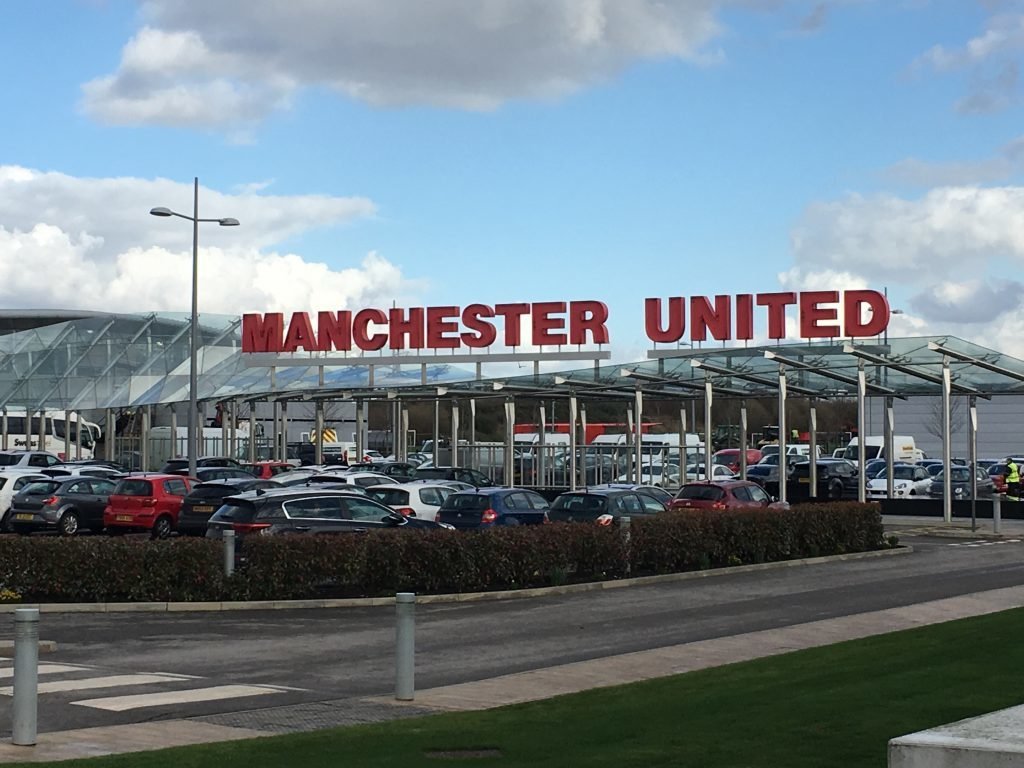 🚨✅ || #mufc dun dey reason to relocate from their Carrington training complex ontop say if dem wan expand the site, dem go vomit ogbonge money ontop logistical. Some High-level club sauces yarn say the narrow country lane on Birch Road dey hold dem down. [Samuel Luckhurst, MEN]…