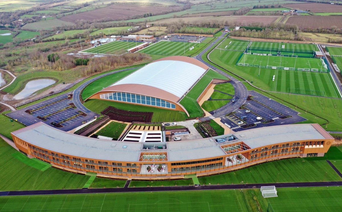 🚨✅ || Mags Mernagh – the ogbonge achite wey dey behind Leicester City Elite Class training ground – na him be the director of infrastructure for #mufc and e dey oversee the enhancements for Carrington. [Samuel Luckhurst, MEN] #MUFC