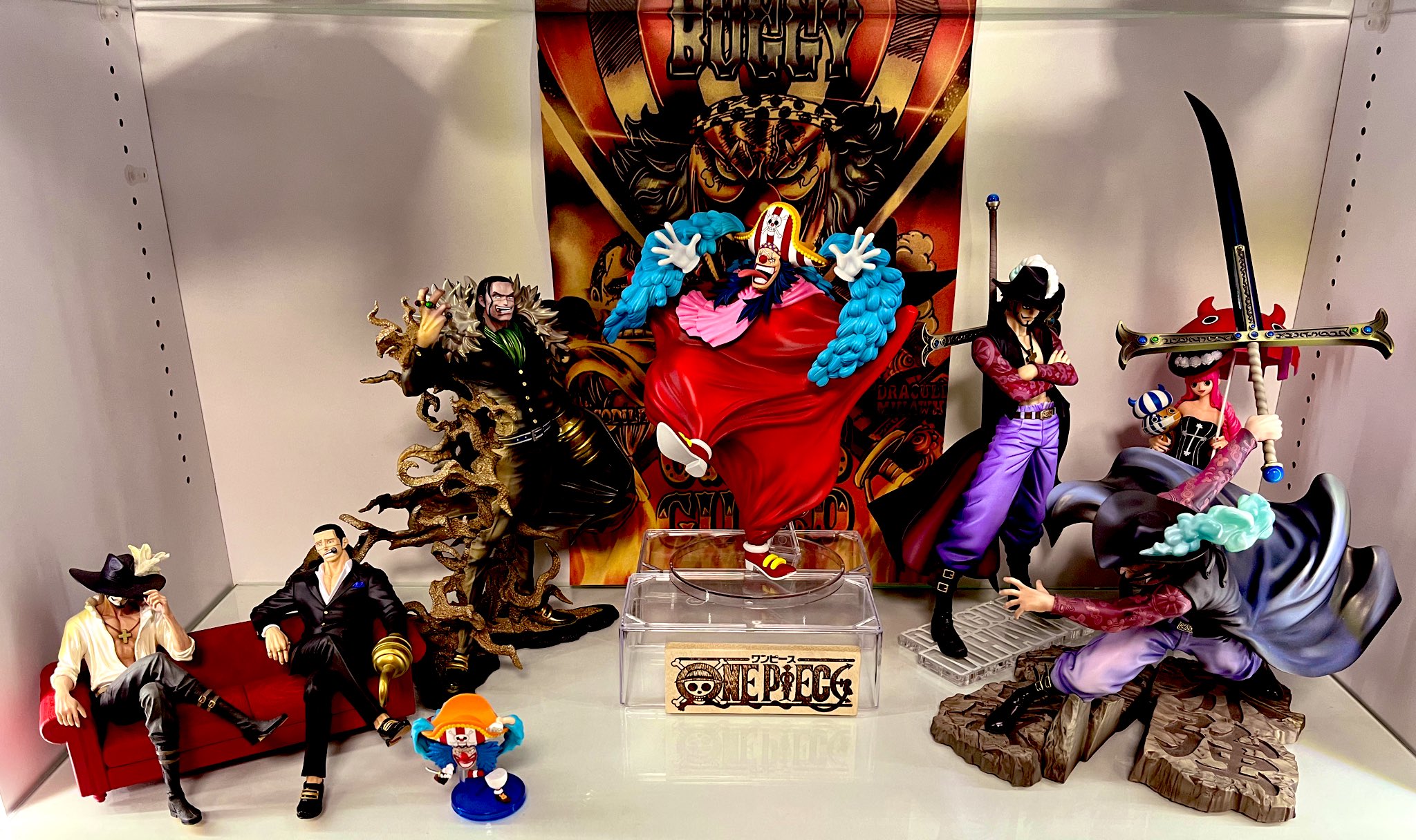 ワンピース　海外フィギュア　モージ&リッチー　クロスギルド ONE PIECE』ゴールドとモノクロのコントラストがカッコいい