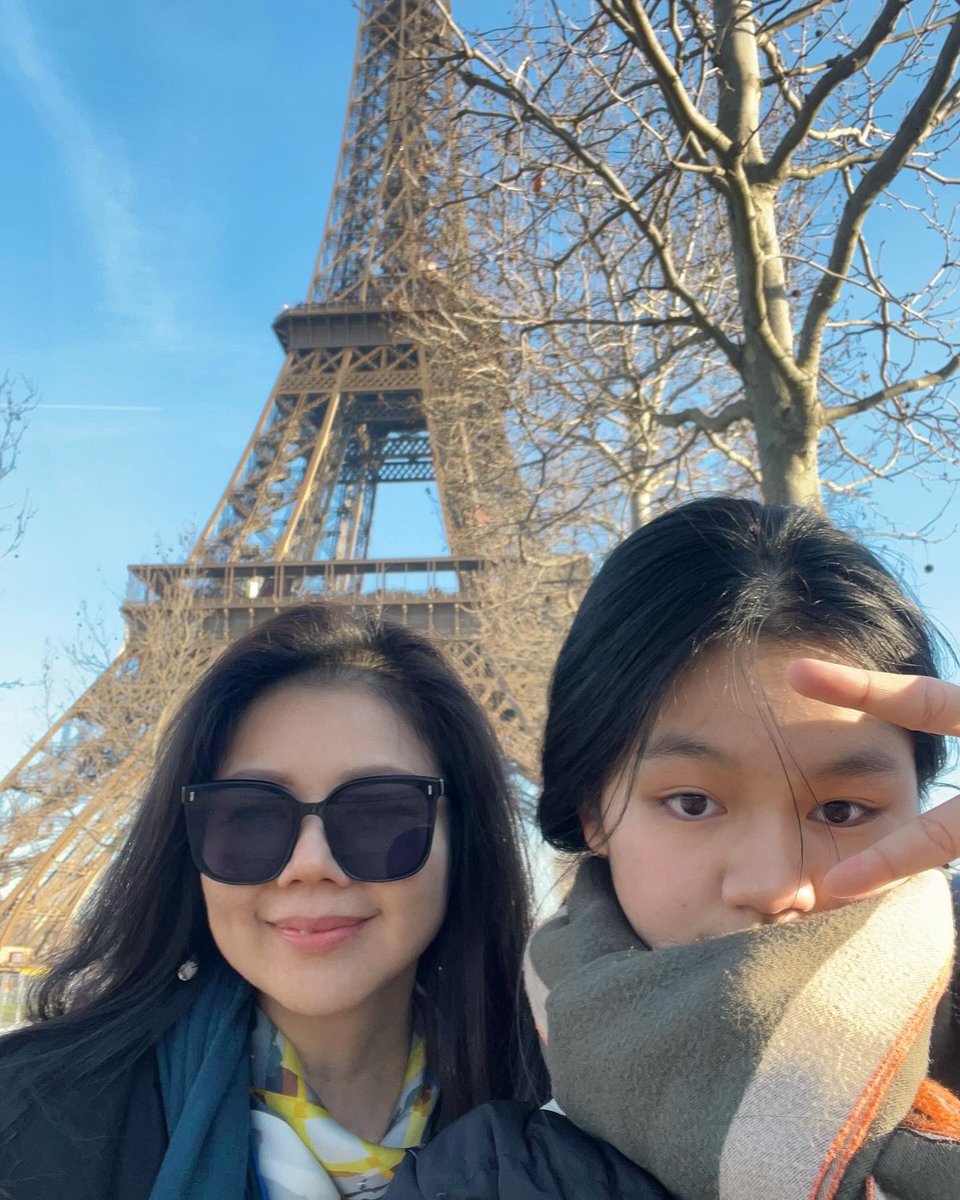 Pamelahu0330's tweet photo. Jan. 2024. Paris https://t.co/jRoBdc41Nt