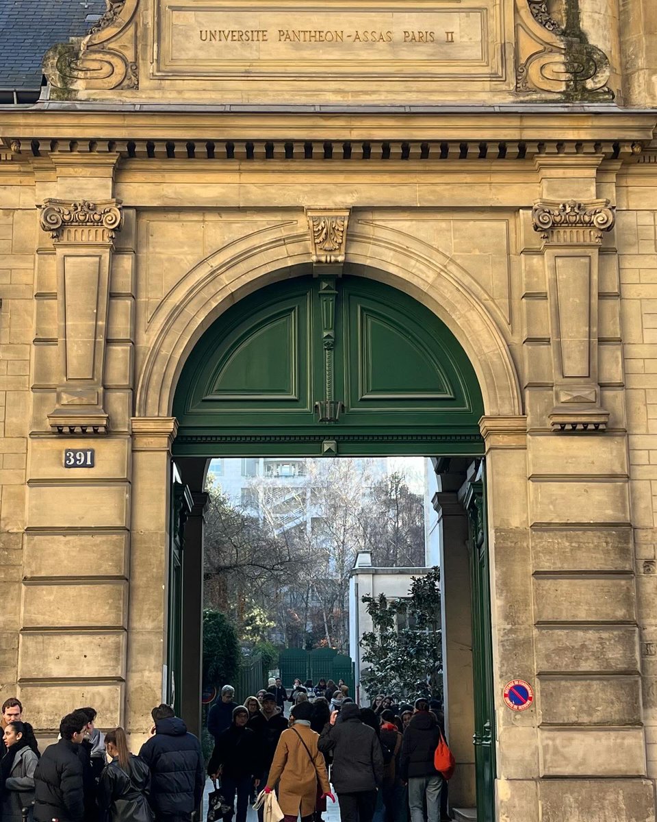Pamelahu0330's tweet photo. Jan. 2024. Paris https://t.co/jRoBdc41Nt