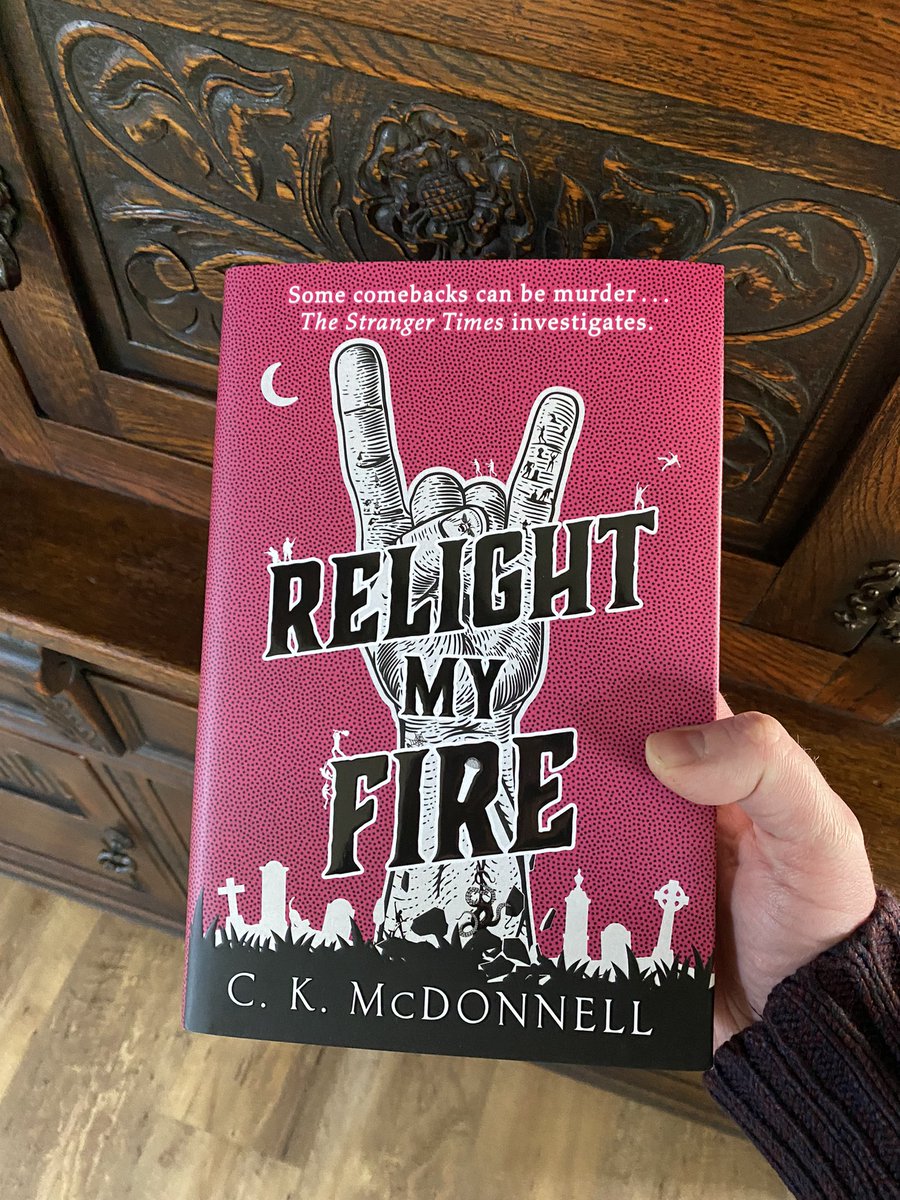 andym586's tweet photo. Look what arrived at the weekend!! Exciting to be revisiting The Stranger Times gang and another gorgeous cover for this series! 🤘#relightmyfire #strangertimes @Caimh https://t.co/yVdOzVv31j