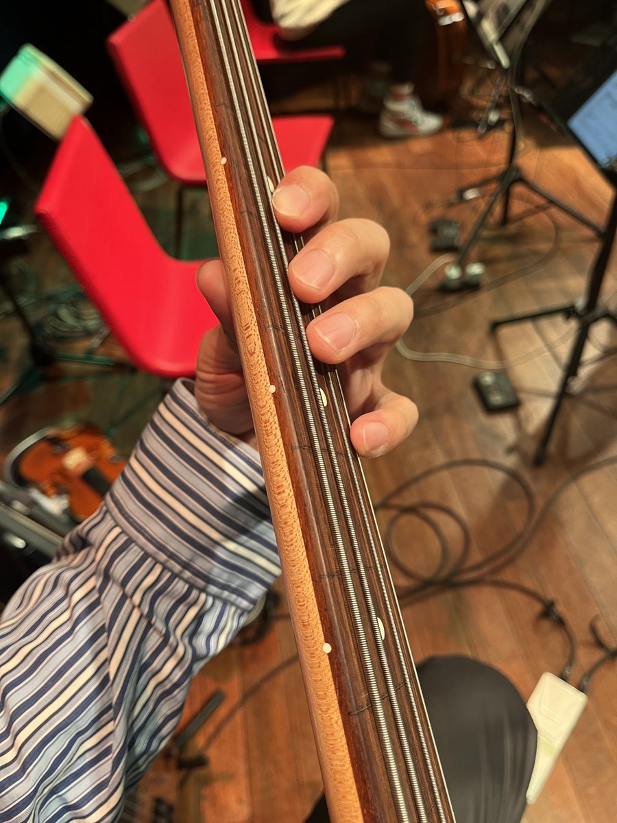 bassyusuke's tweet photo. ←4弦ベースの視界
6弦ベースの視界→

#ベース #fender #adamovic #bass https://t.co/psyUbfUGe2
