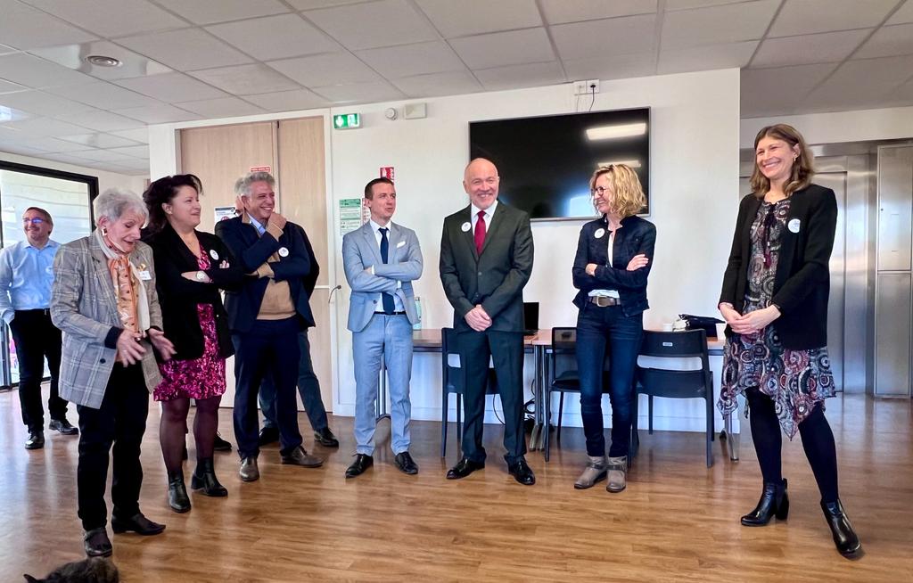 caroline_roose's tweet photo. Fin de la tournée de l'@UPV83 avec la présence de la sous-préfète Agnès Bonjean et de @ZAMPOLINImarc. La présentation de l'offre de service de @FranceTravail  aux entreprises présentes s'est faite de façon participative et conviviale autour d'un petit-déjeuner
#AvecFranceTravail https://t.co/67Ag6ZxgIz