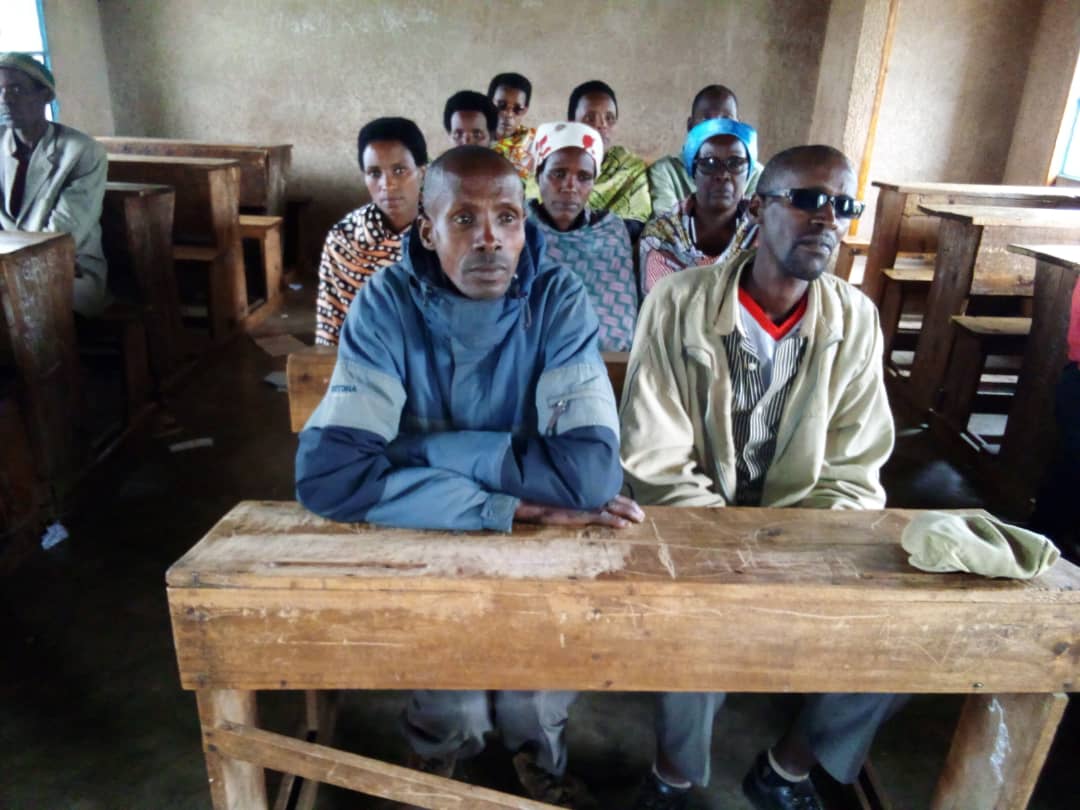CnddFddMatana's tweet photo. Komite @CnddFdd kumutumba #Ruhinga itewe iteka n'umunyamabanga wa zone #Nyagasasa uyu 21/01/2024 yagirishije inama aborongoye abandi mubucimbiri n'Inamashingiro mu ntumbero yo kugira amanama,gutegura kwakira bashasha mukwa 4 27/04/2024,n'ukwiteza itembere.@CNDDFDDBurunga https://t.co/eNa8uP1aMb