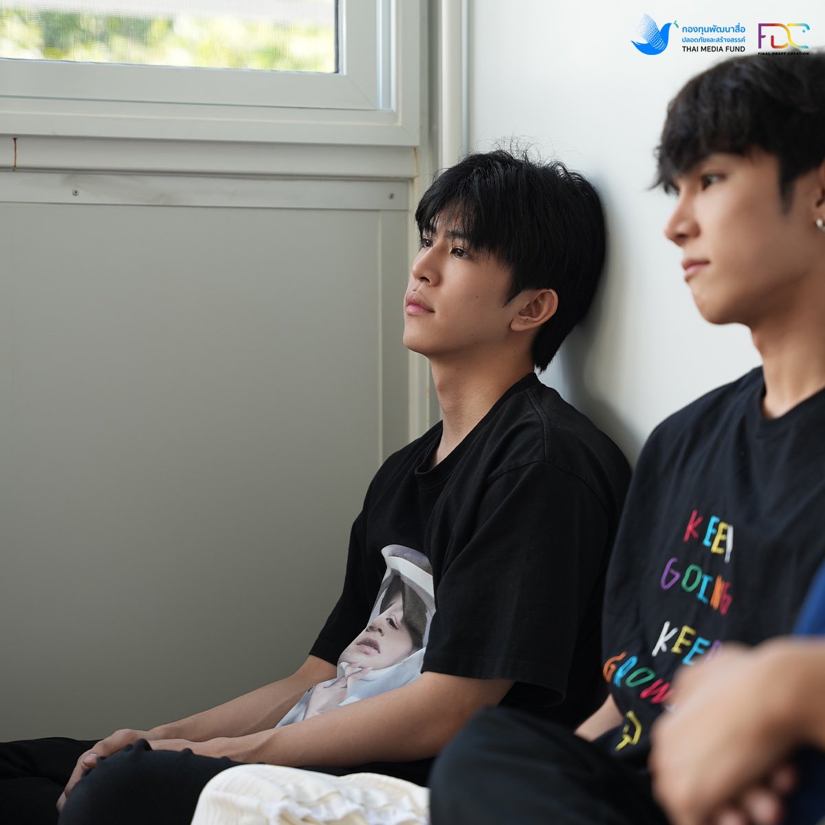 finaldraft708's tweet photo. "อย่ารอให้ทุกอย่างเหลือแค่ความทรงจำ เหมือนสายน้ำที่ไม่มีวันย้อนกลับมา"
บรรยากาศการเวิร์คช็อปวันที่ 3 ของเหล่านักแสดง ปันหยี I Sea You

#ปันหยีSeaYou #ปันหยีISeaYouWorkshopD3
#savesaisawat #gingareeya #jaraliora  #pakvarayu
#finaldraftcreation #กองทุนพัฒนาสื่อปลอดภัยและสร้างสรรค์ https://t.co/AZRZcyyNI0