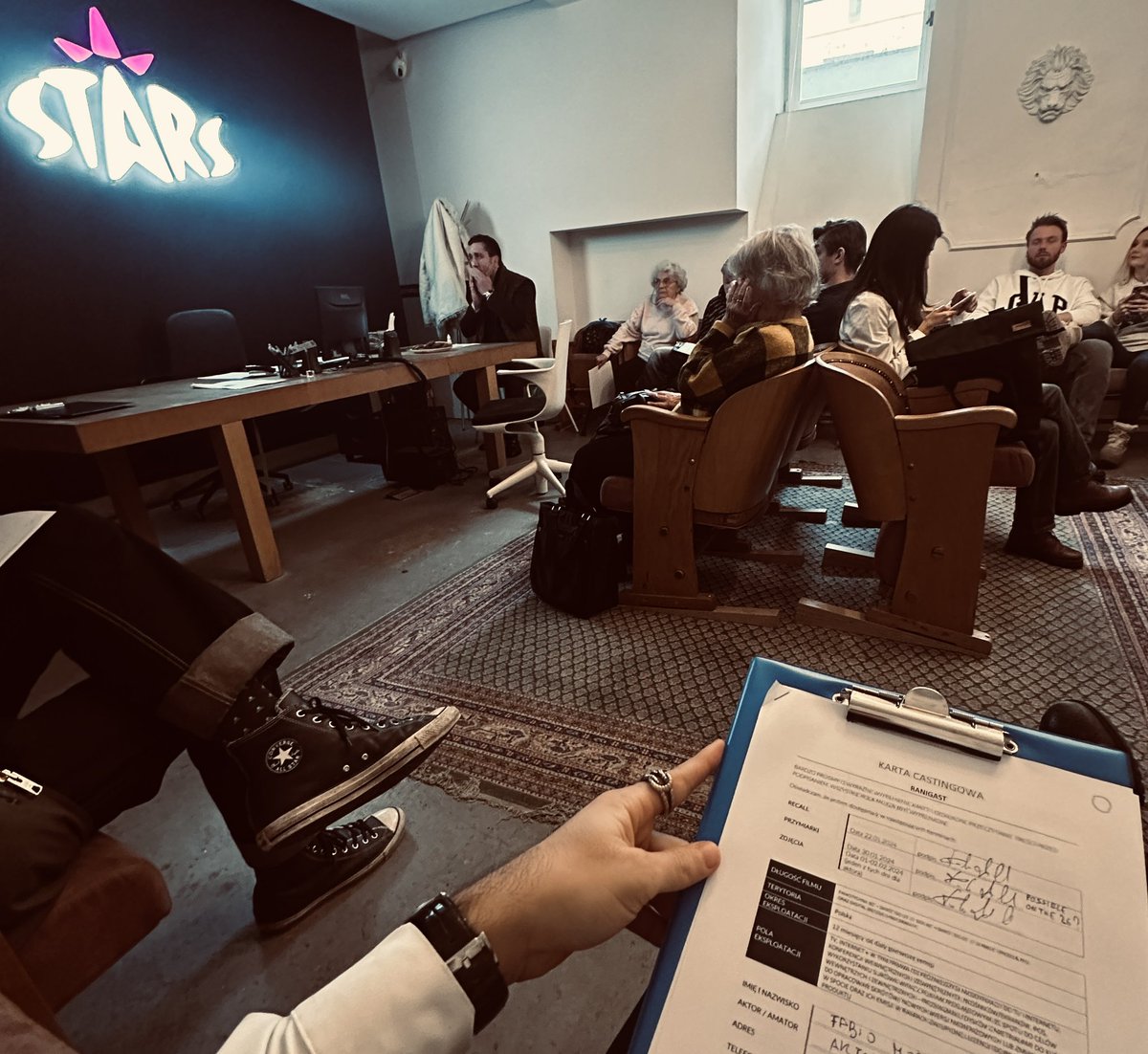 fabsverseweb3's tweet photo. GM! At a casting today for a an Italian Mafia role in a Tv commercial… 🔫🎬

Wish me luck 🤞 https://t.co/Bg5n2ozsdl