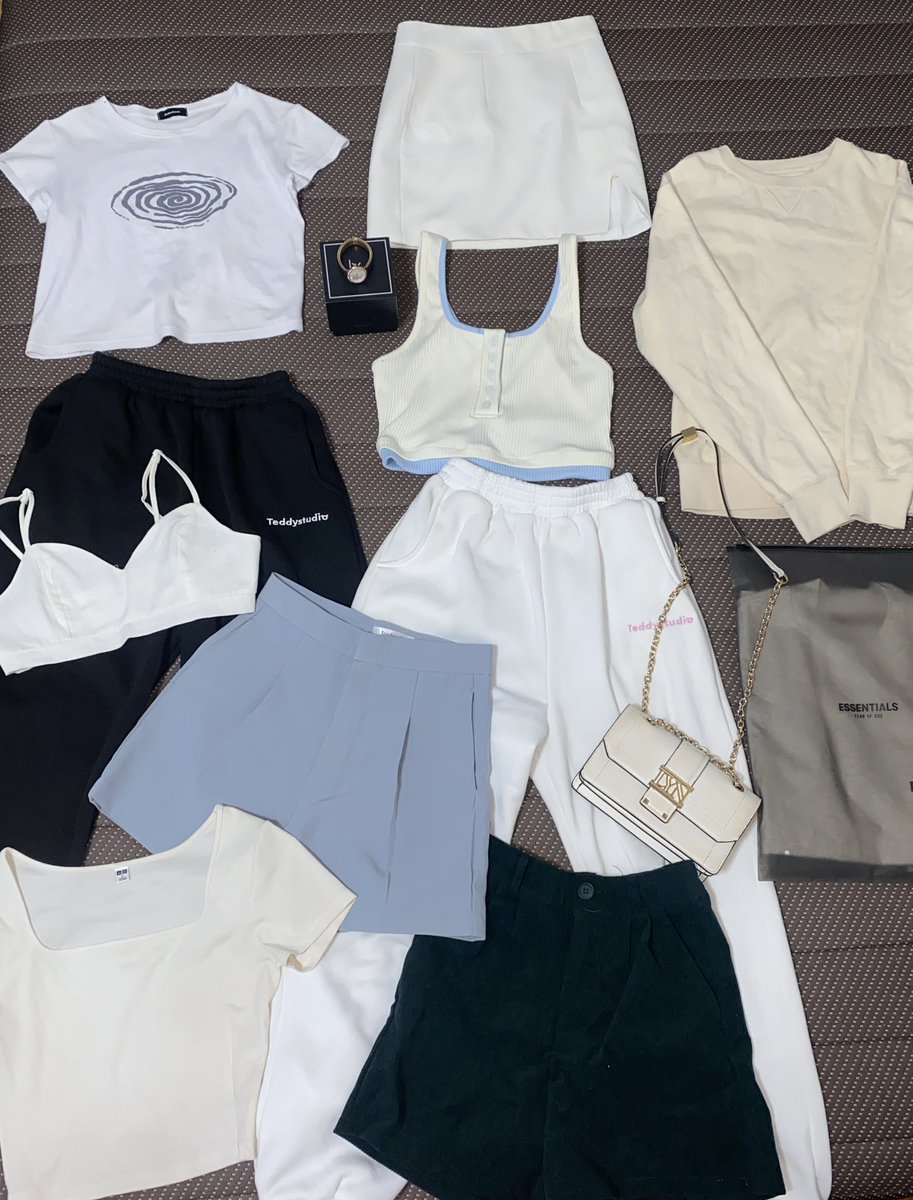 ลงขายวันอังคารนี้ 19:00 น. นะคับ 🎀🌟
มีมากกว่าในภาพ คสอ. เสื้อผ้าใหม่มาก
ปัก+รี+ฟอล =ลด10฿
ค่าส่งเหมาๆ 45฿คับ🤍🦙
#เสื้อผ้ามือสอง #เสื้อผ้ามือสองราคาถูก  #เสื้อผ้ามือสองสภาพดี #ส่งต่อเสื้อผ้ามือสอง  #ส่งต่อเสื้อผ้ามือ2  #ส่งต่อเสื้อผ้ามือสอง #เสื้อผ้ามือ2 #ส่งต่อเสื้อผ้า
