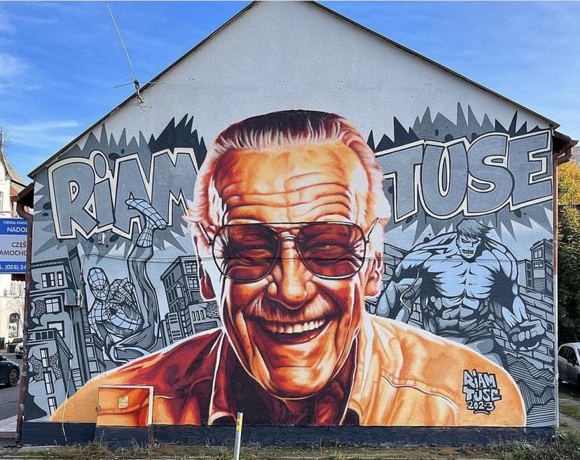 lovestreetart22's tweet photo. A cool tribute to comic book writer Stan Lee by Piotr Jaworski and One.Riam in Gdansk, Poland (Photo by artists)
#StreetArt #Marvel #Poland #StanLee #Riam #Tuse https://t.co/T81PYj8ui8
