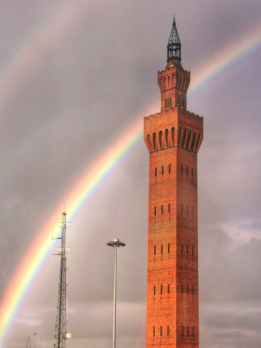 Happy #GreatGrimsbyDay🌈 We're proud to have the world's largest renewable operations &maintenance hub under the Dock Tower, in #Grimsby. Did you know it'll be celebrating it's 171st birthday this year? Photo credit to David Pool, one of our Marine & Helicopter Coordinators📸