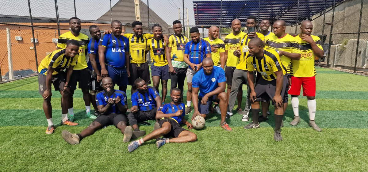 KitAid's tweet image. Great to see these kits donated by @everettrovers making the journey from #Watford via the containers in #HemelHempstead to Masvingo in #Zimbabwe
#grassrootsfootball supporting football development 
@WatfordMayor @Ant_Watford