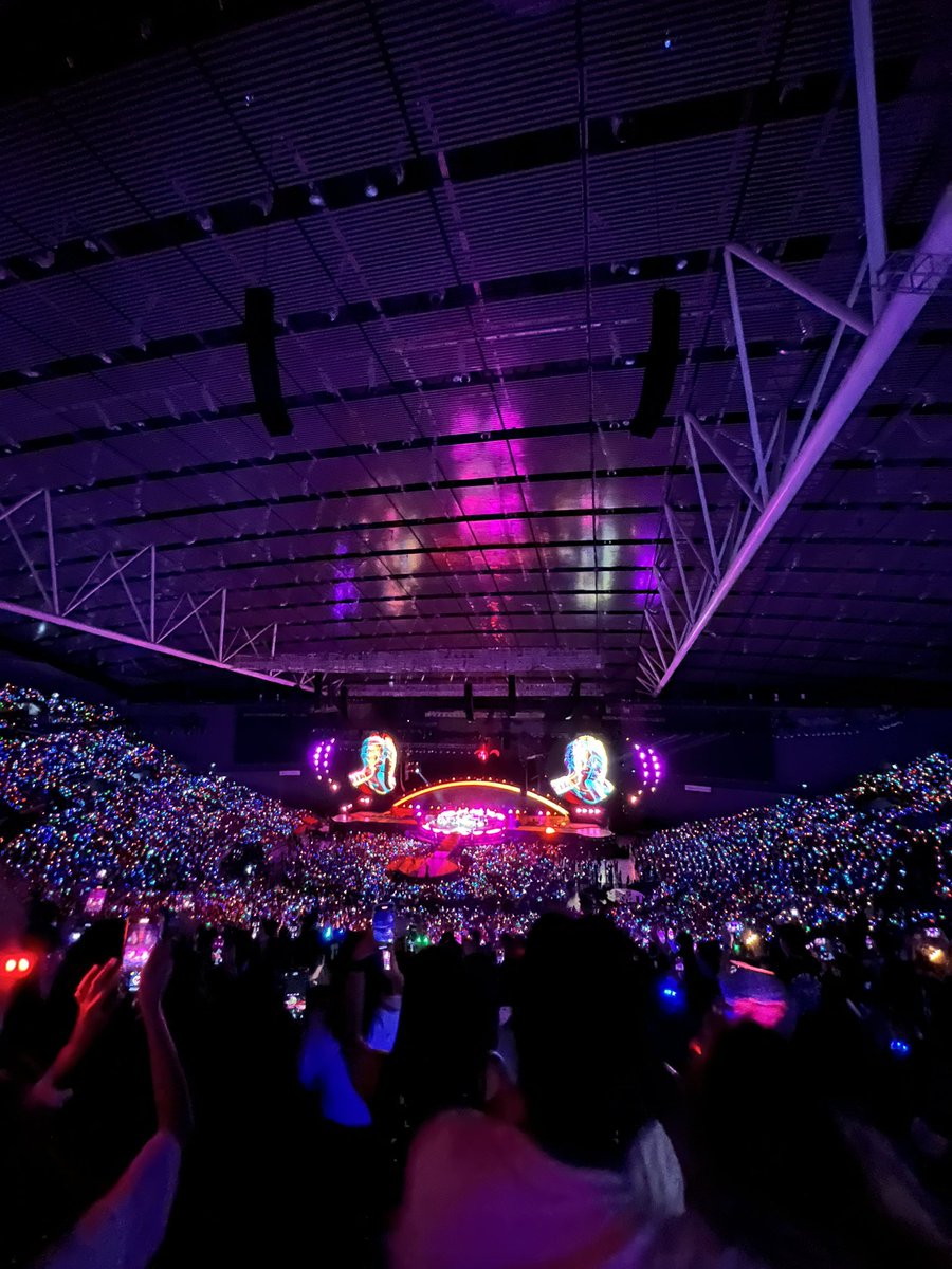 fraeiys's tweet photo. the best night of my life β€οΈπ«π
#ColdplayManila #MOTSWTPH https://t.co/9r7DvmJIm3